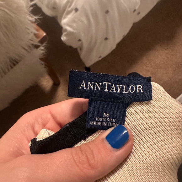 Vintage Ann Taylor tank top with patterned edges! Excellent condition!! - Picture 4 of 4